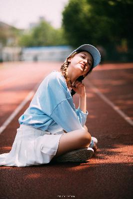 邻居少妇的秘密：她真的需要帮助吗？！揭秘3个你意想不到的真相！
